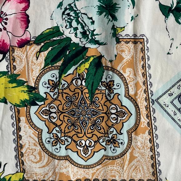 Chicos Size 2 Silky Soft Floral Tiles Tunic Chest Pockets Hi Lo Blouse Top - Picture 10 of 10
